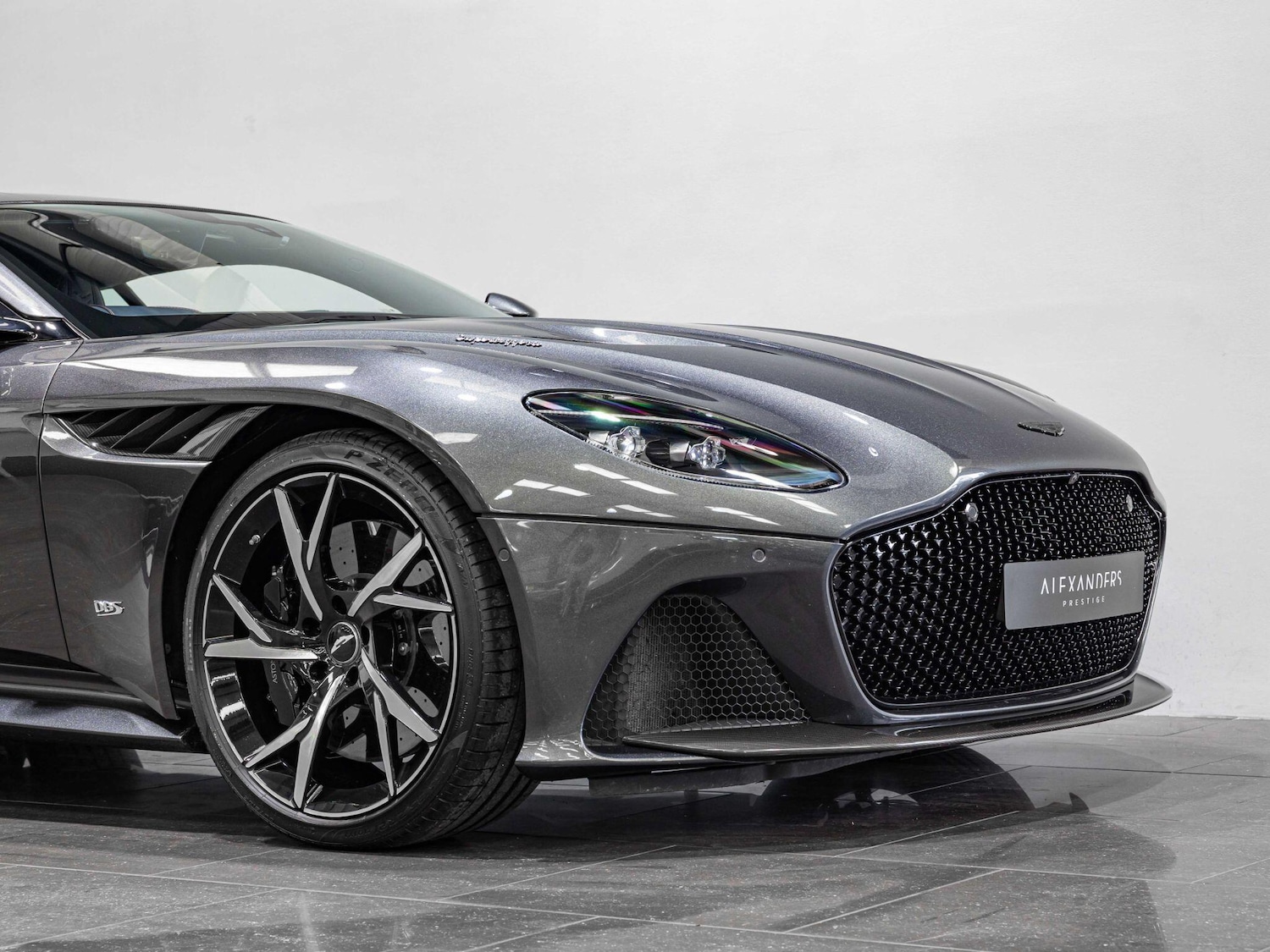 Used Aston Martin DBS 2019 for sale - 76398272: Photo 22