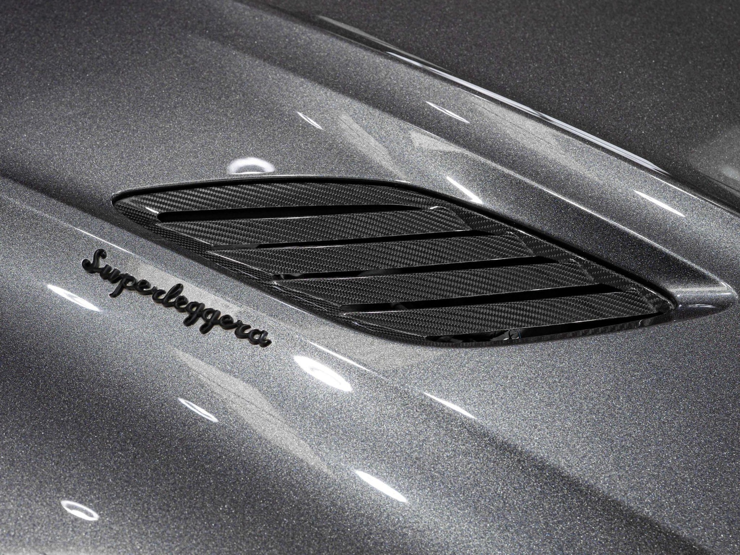 Used Aston Martin DBS 2019 for sale - 76398272: Photo 24