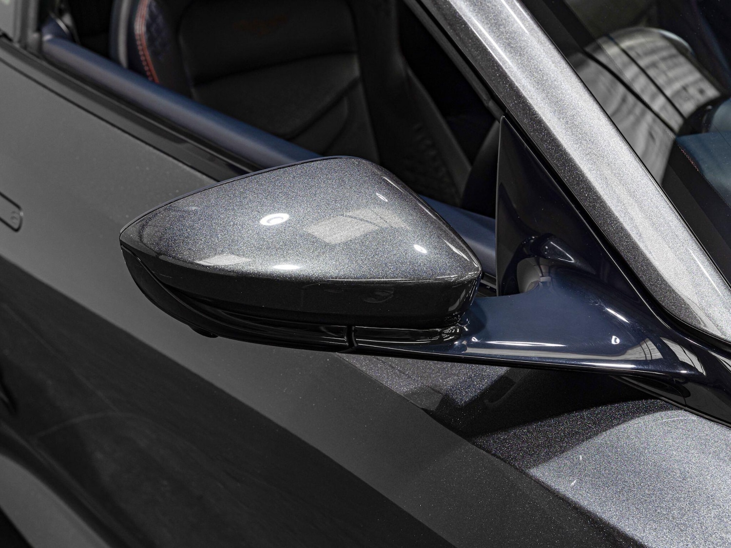 Used Aston Martin DBS 2019 for sale - 76398272: Photo 25