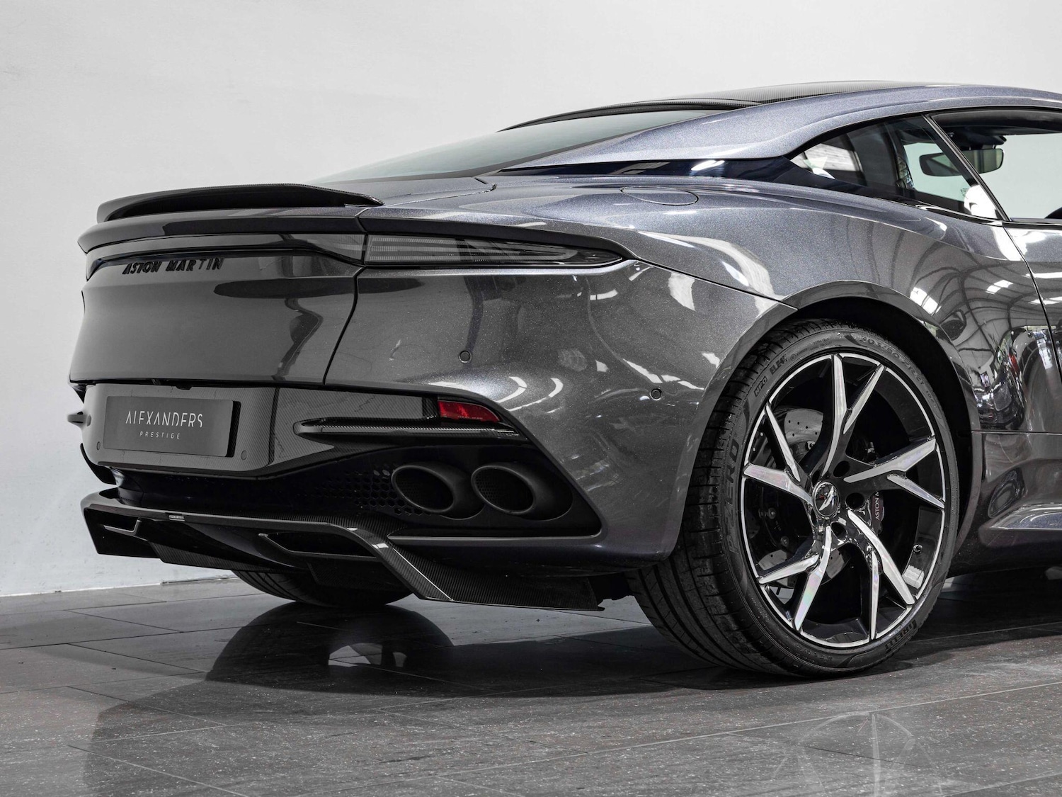 Used Aston Martin DBS 2019 for sale - 76398272: Photo 26
