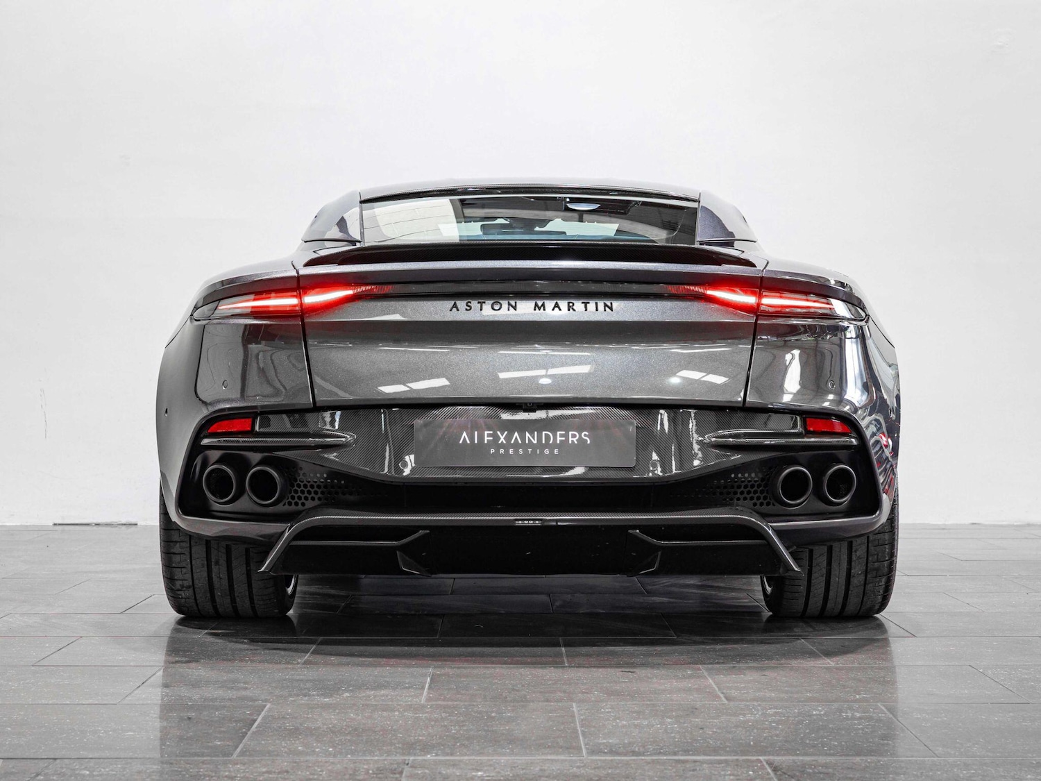 Used Aston Martin DBS 2019 for sale - 76398272: Photo 27