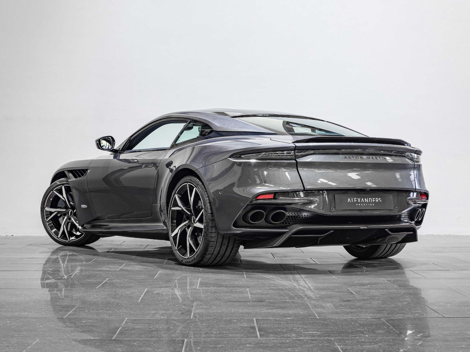 Used Aston Martin DBS 2019 for sale - 76398272: Photo 6