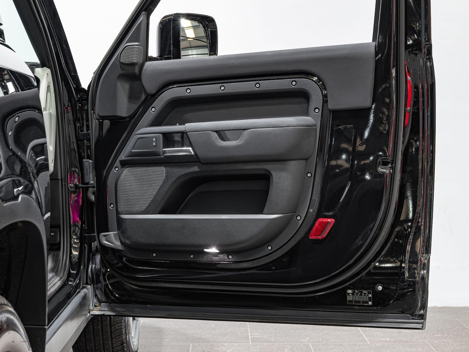 Used Land Rover Defender 90 2022 for sale - 76976092: Photo 16