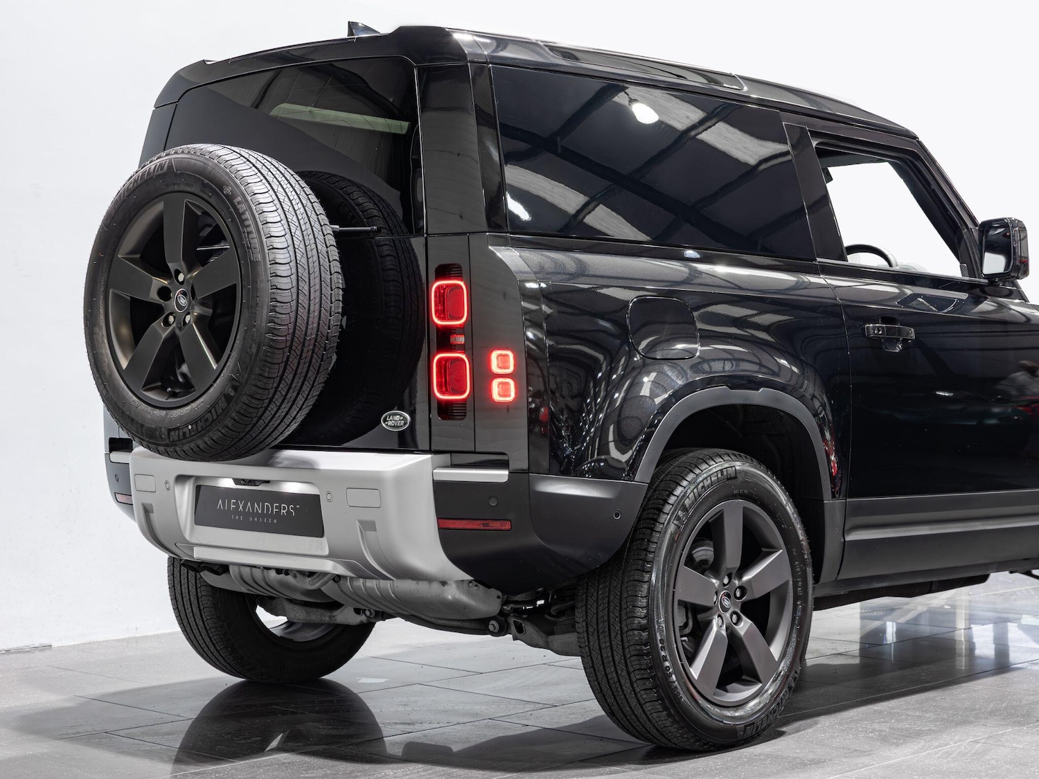 Used Land Rover Defender 90 2022 for sale - 76976092: Photo 21