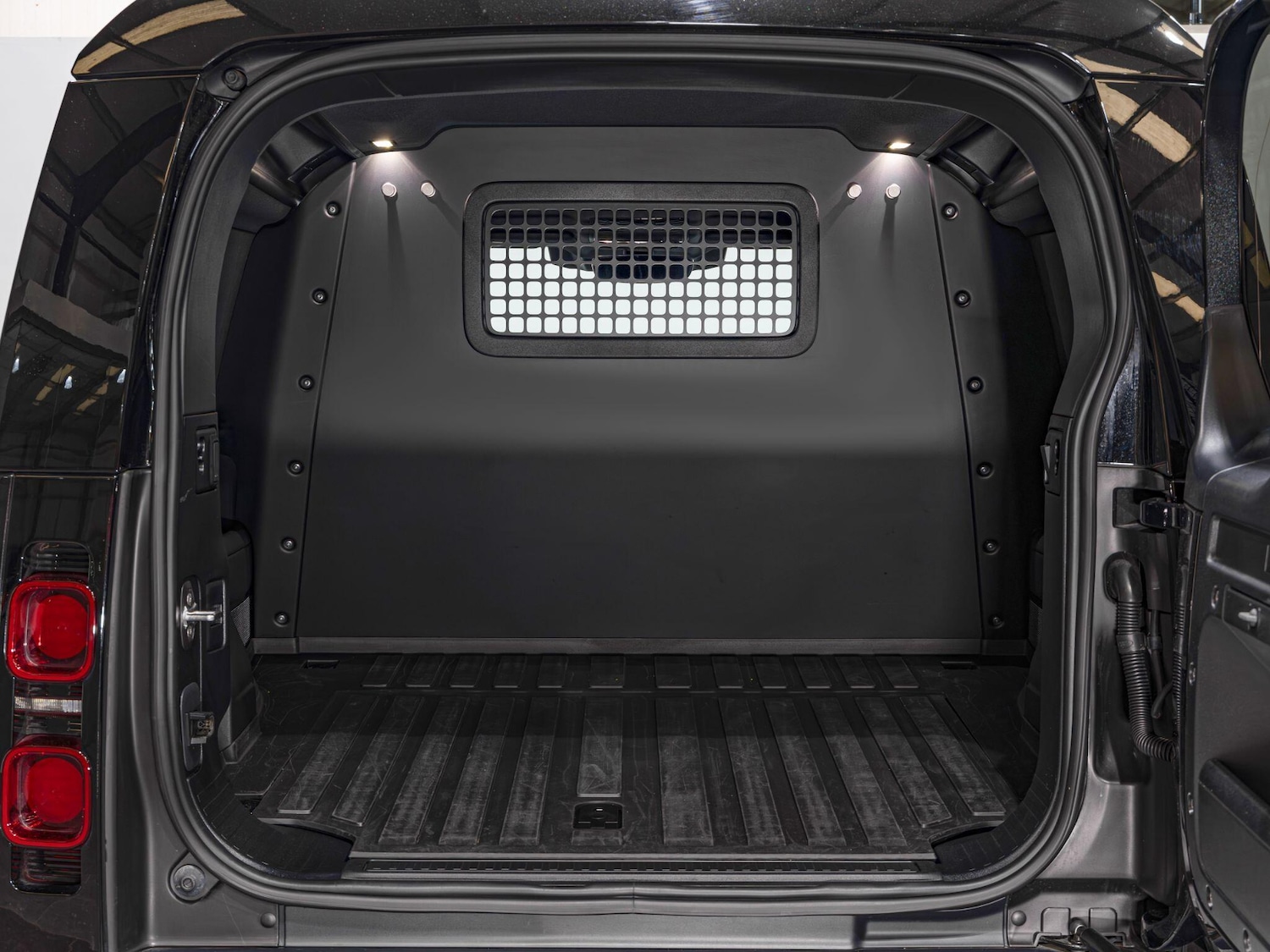 Used Land Rover Defender 90 2022 for sale - 76976092: Photo 23