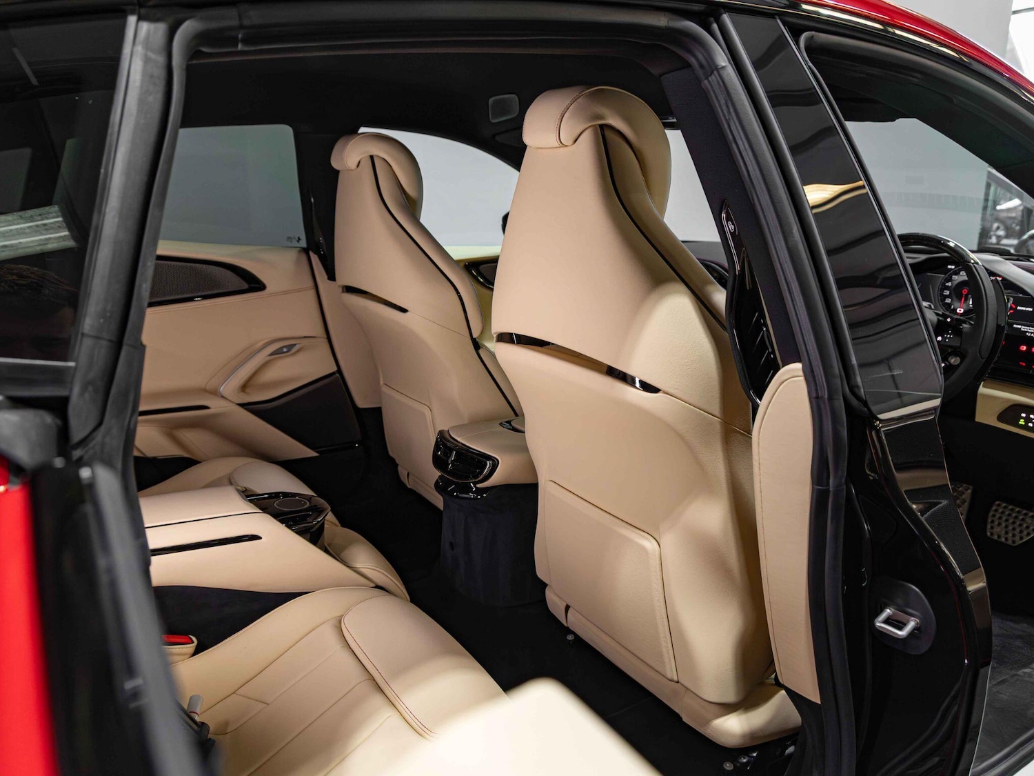 Used Ferrari Purosangue 2024 for sale - 76702028: Photo 30