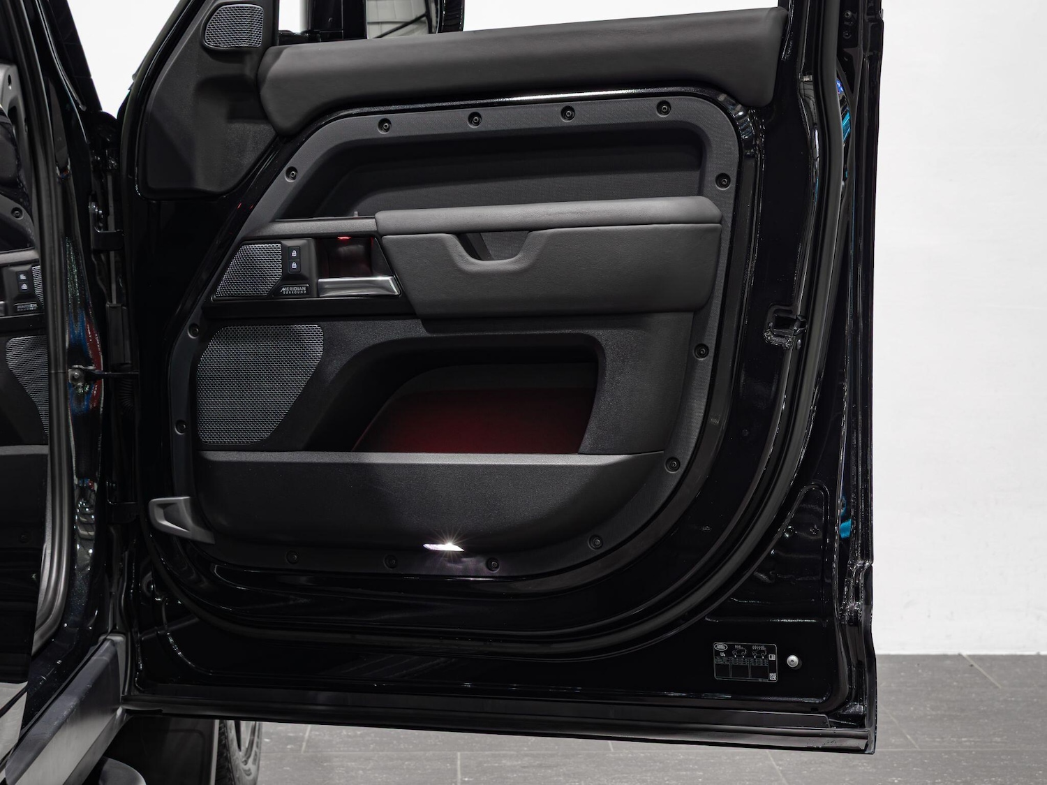 Used Land Rover Defender 110 2023 for sale - 77575104: Photo 20