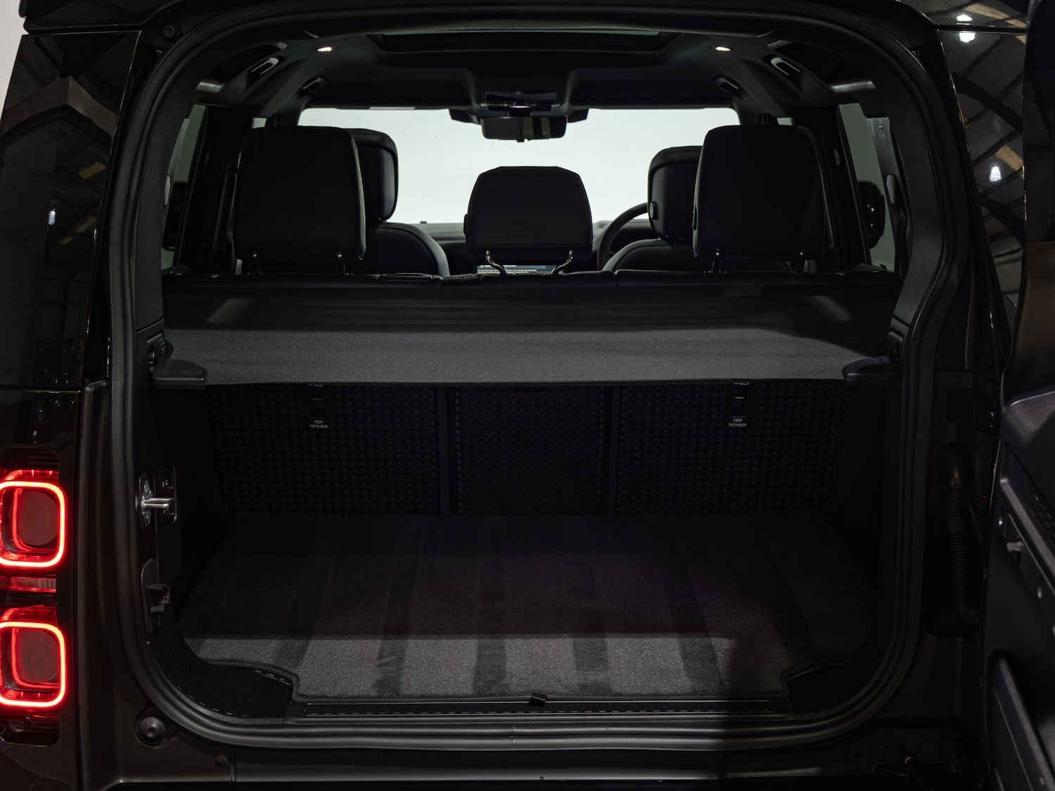 Used Land Rover Defender 110 2023 for sale - 77575104: Photo 32