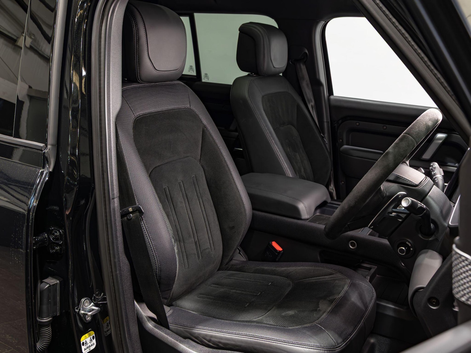 Used Land Rover Defender 110 2023 for sale - 77575104: Photo 8