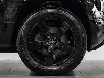 Used Land Rover Defender 110 2024 for sale - 77824932: Photo