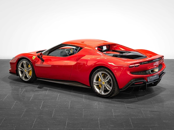 Used Ferrari 296 GTB 2023 for sale - 76084019: Photo 7