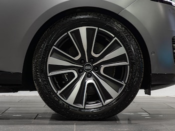 Used Land Rover Range Rover 2025 for sale - 77611572: Photo