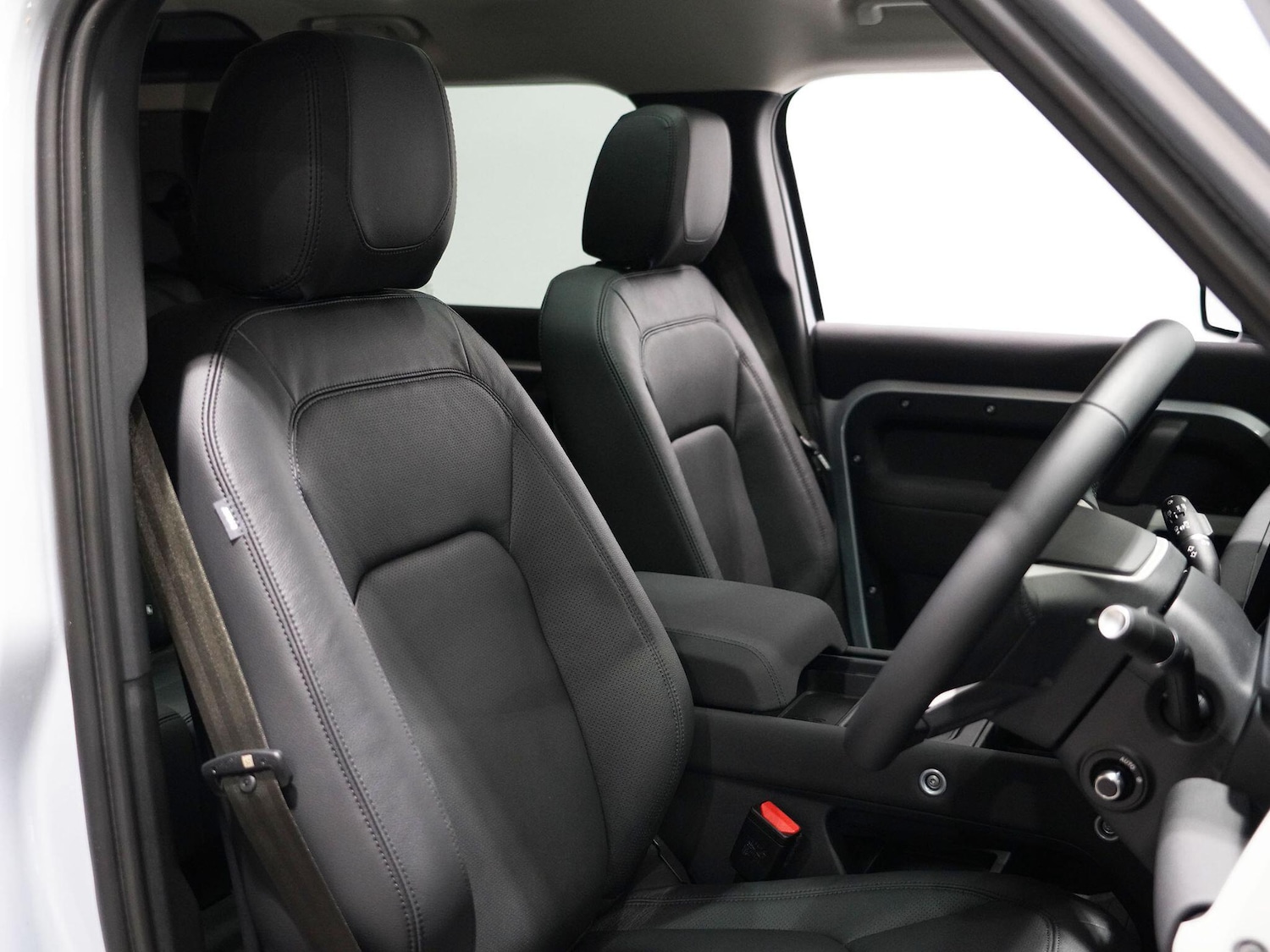 Used Land Rover Defender 110 for sale - 78204927: Photo 2