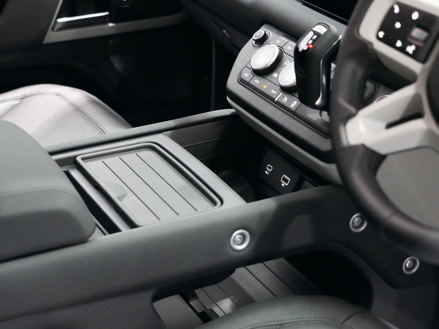 Used Land Rover Defender 110 for sale - 78204927: Photo 24