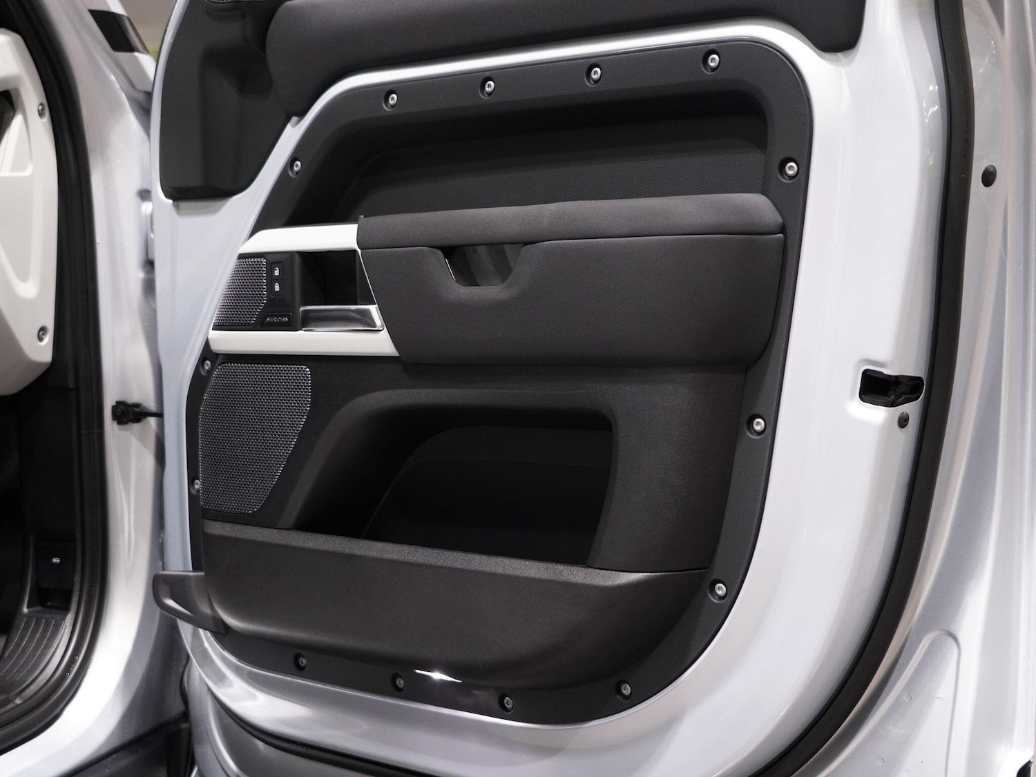 Used Land Rover Defender 110 for sale - 78204927: Photo 26