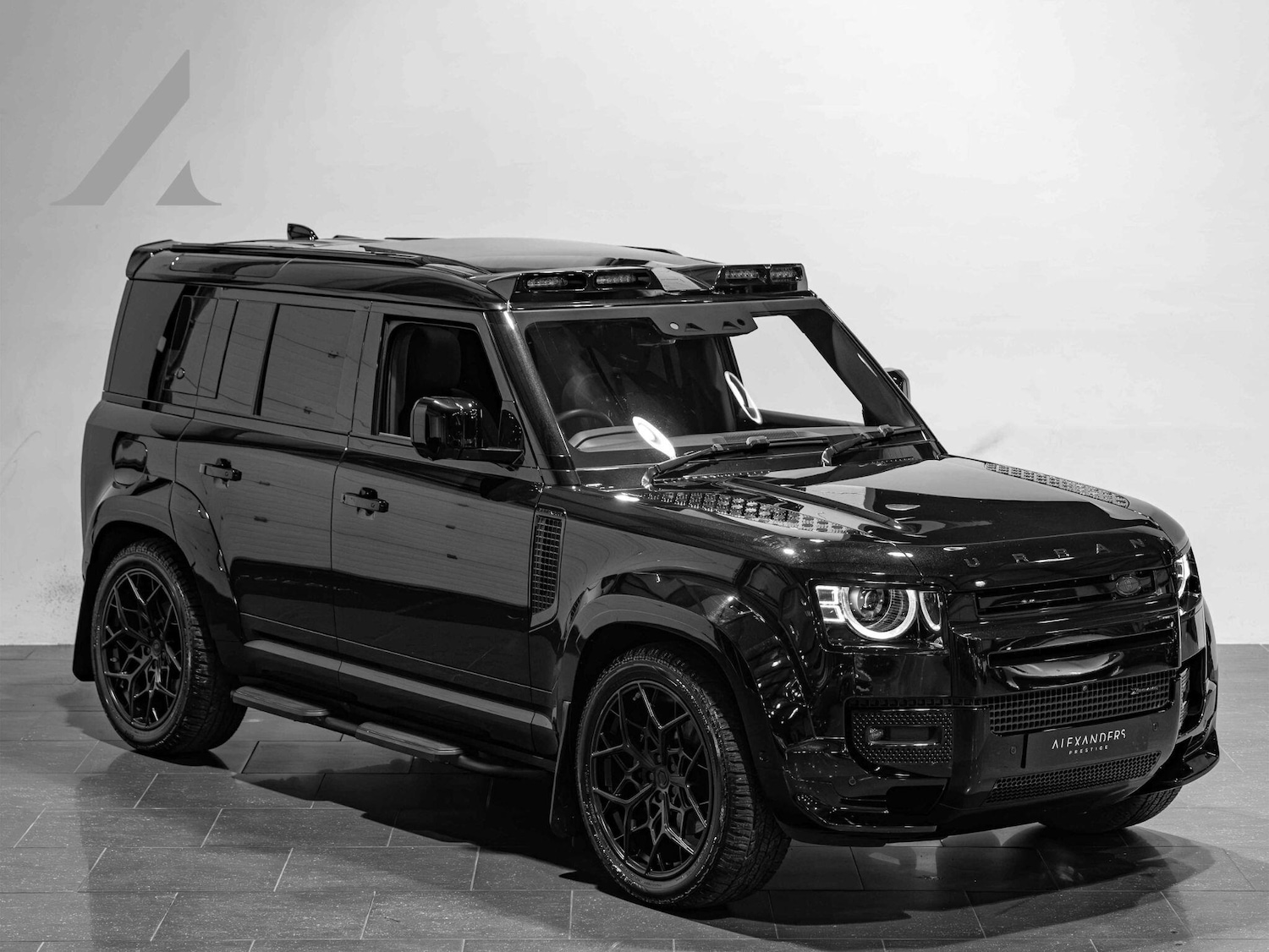 Used Land Rover Defender 110 2023 for sale - 77119918: Photo 1