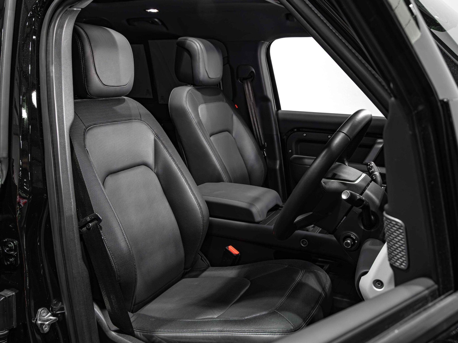 Used Land Rover Defender 110 2023 for sale - 77119918: Photo 10