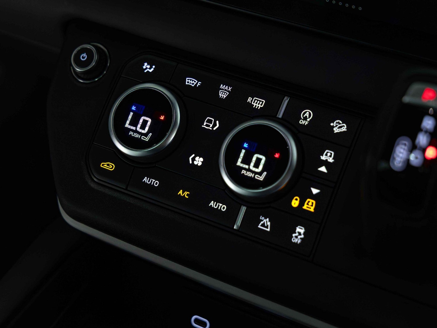 Used Land Rover Defender 110 2023 for sale - 77119918: Photo 17