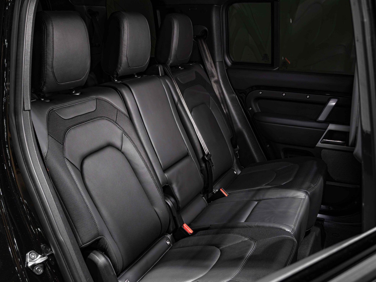 Used Land Rover Defender 110 2023 for sale - 77119918: Photo 19