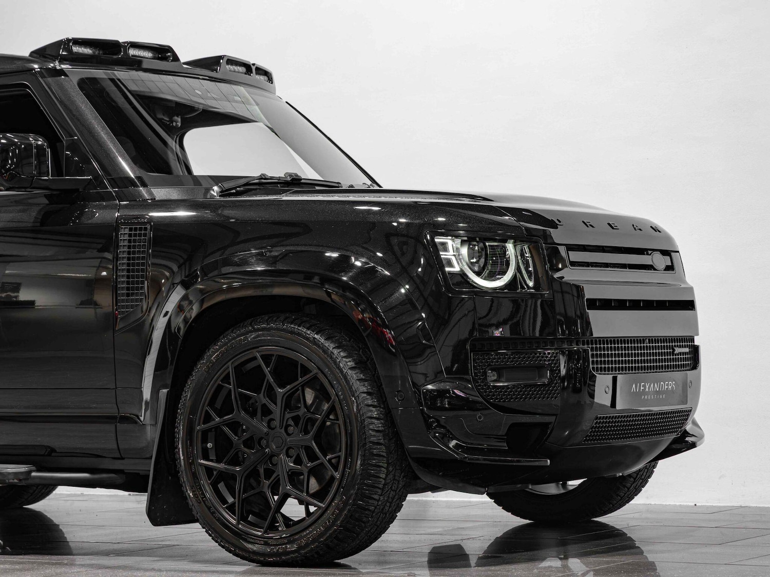 Used Land Rover Defender 110 2023 for sale - 77119918: Photo 24