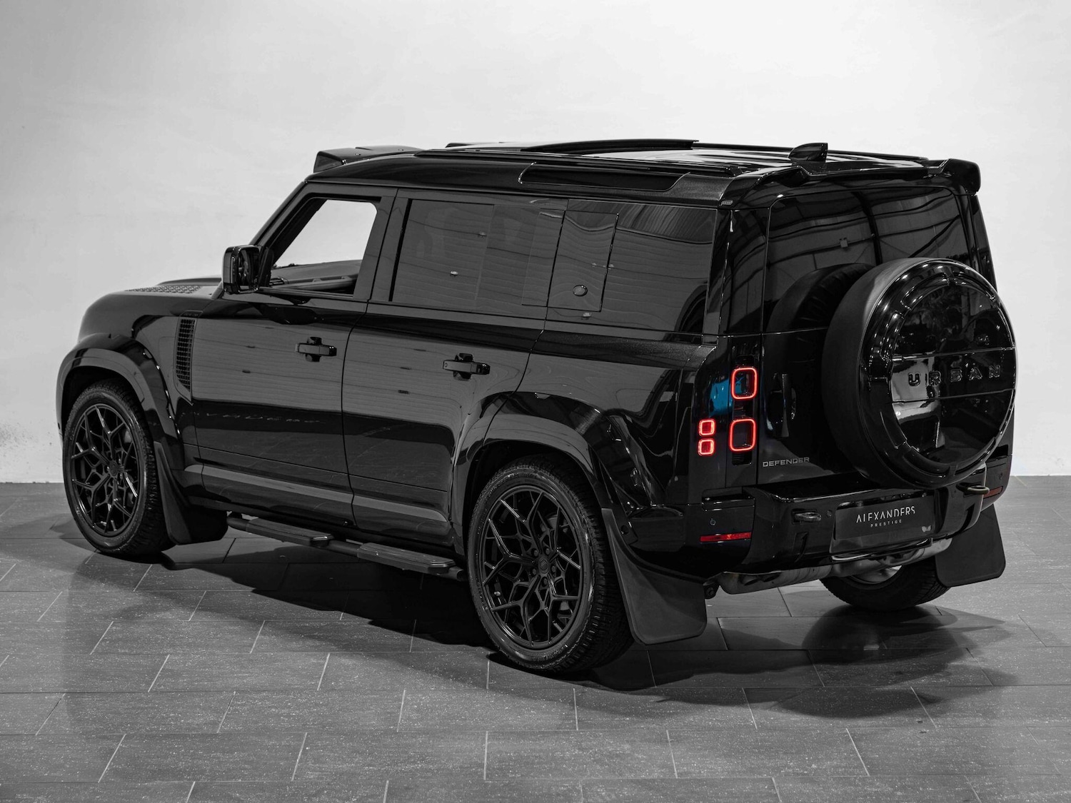 Used Land Rover Defender 110 2023 for sale - 77119918: Photo 26