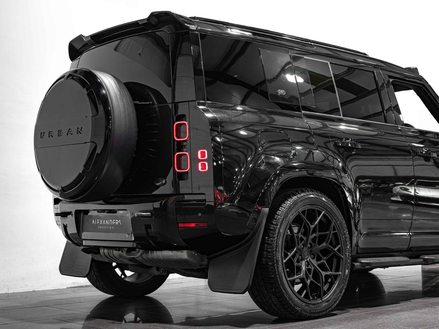 Used Land Rover Defender 110 2023 for sale - 77119918: Photo 29