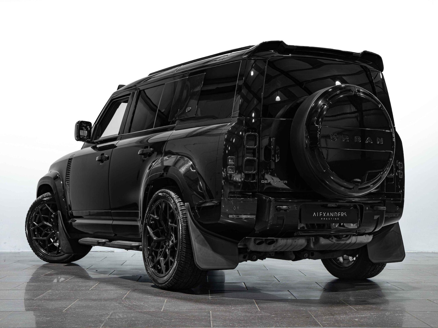 Used Land Rover Defender 110 2023 for sale - 77119918: Photo 8