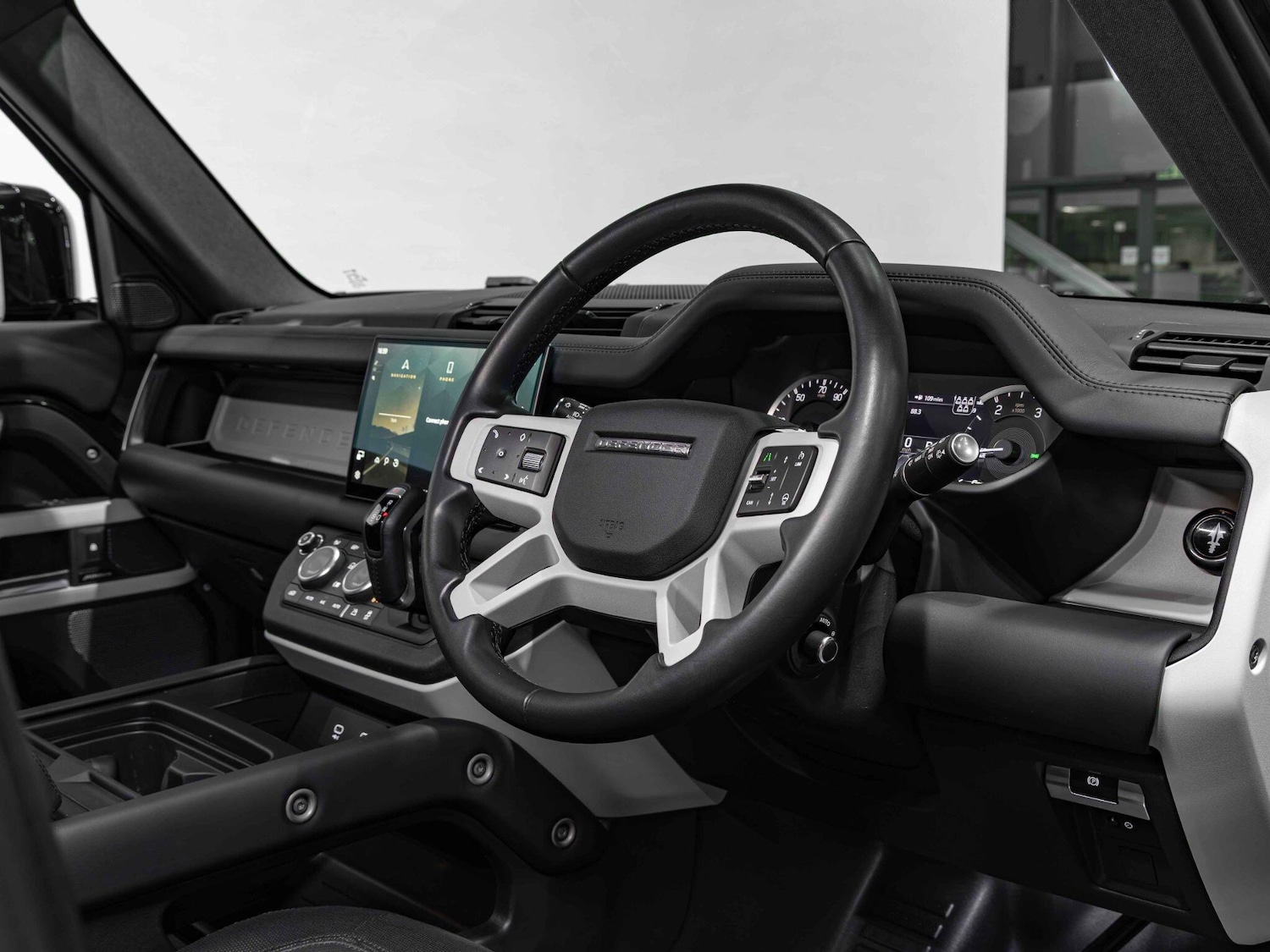 Used Land Rover Defender 110 2023 for sale - 77119918: Photo 9