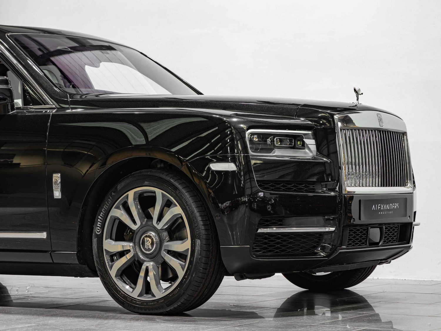 Used Rolls-Royce Cullinan for sale - 76832451: Photo 12