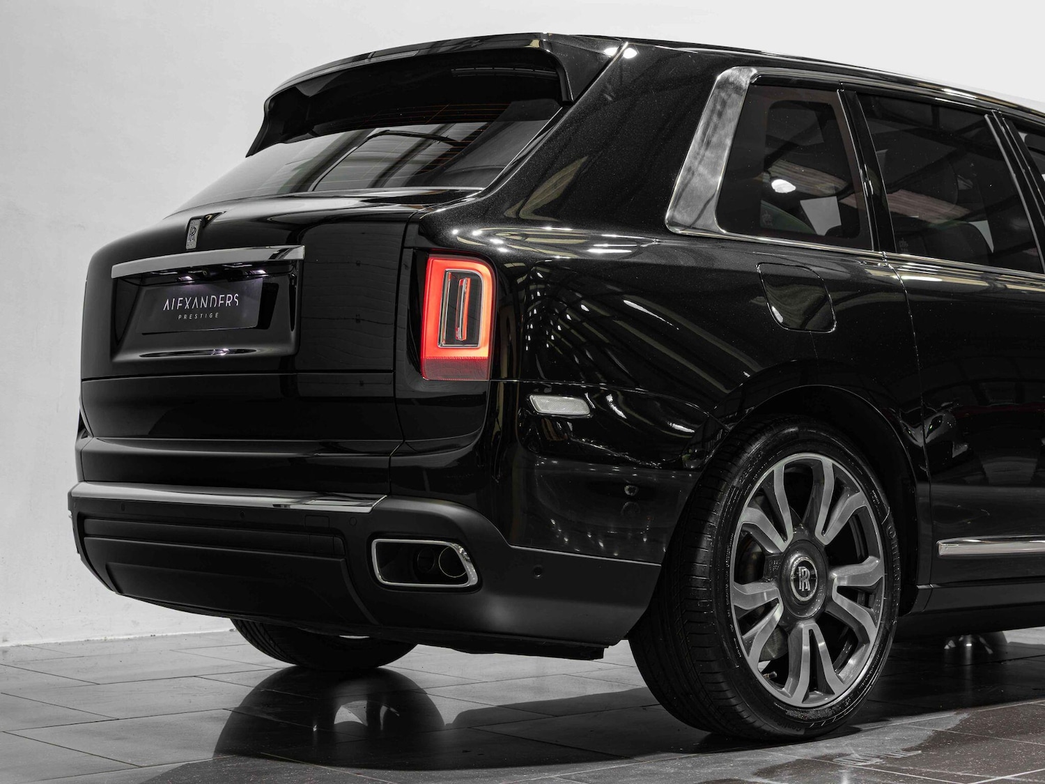 Used Rolls-Royce Cullinan for sale - 76832451: Photo 13