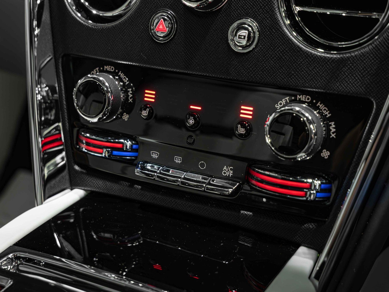 Used Rolls-Royce Cullinan for sale - 76832451: Photo 24