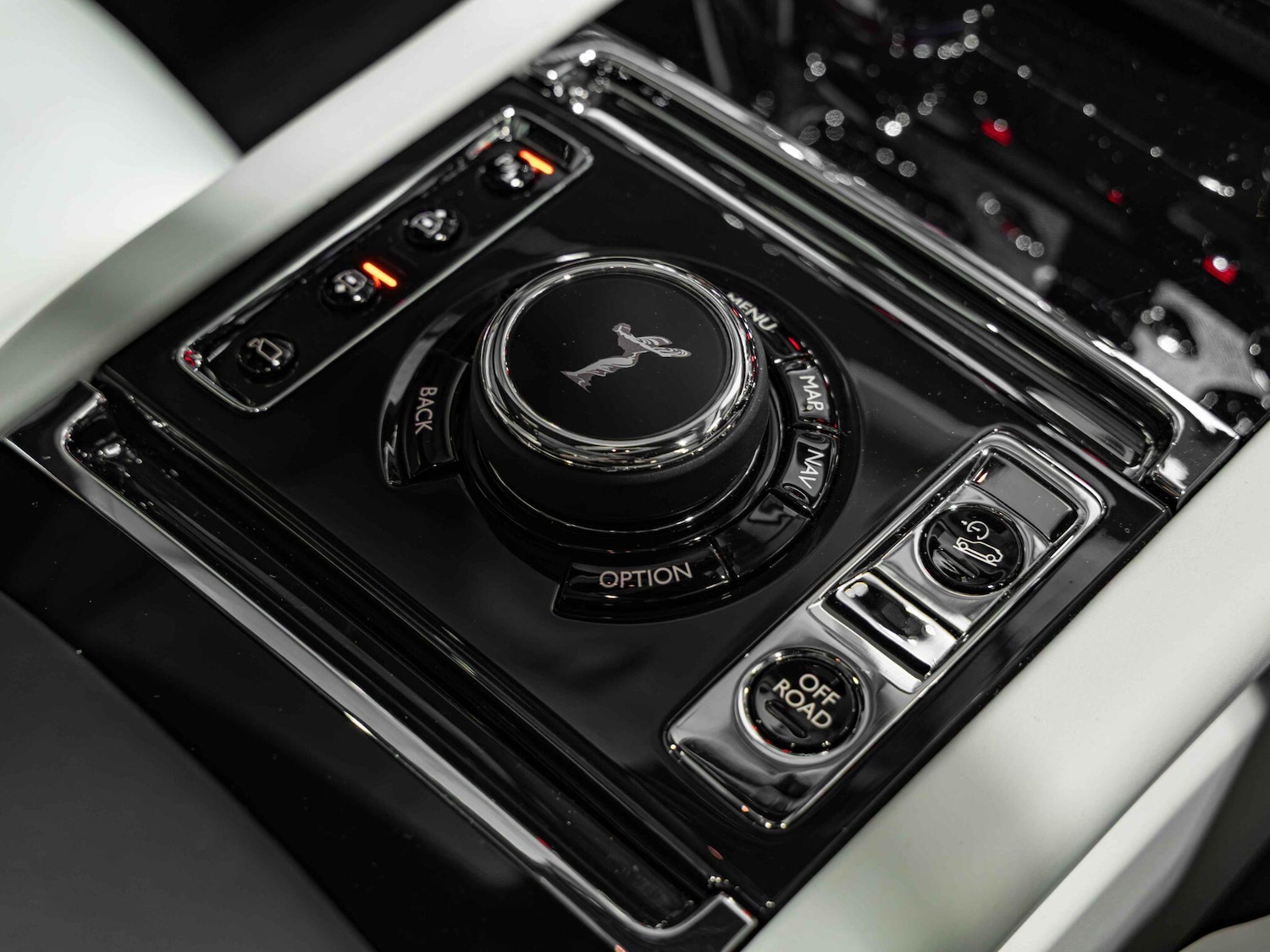 Used Rolls-Royce Cullinan for sale - 76832451: Photo 25