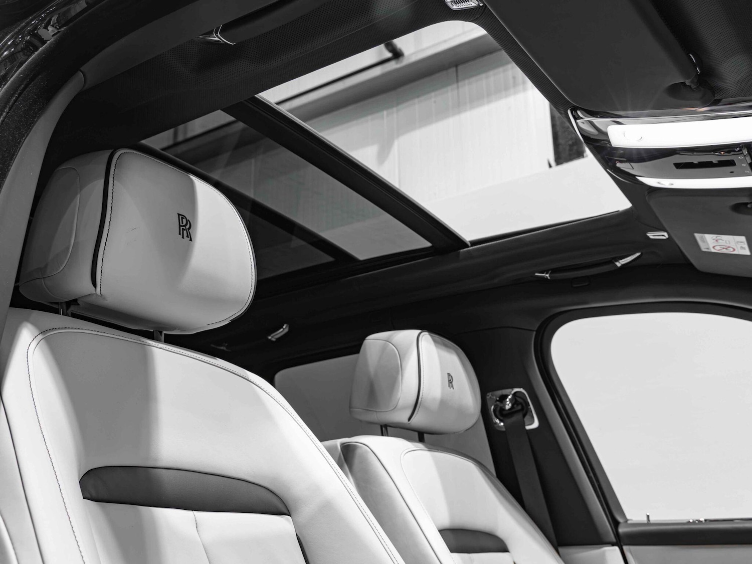 Used Rolls-Royce Cullinan for sale - 76832451: Photo 3