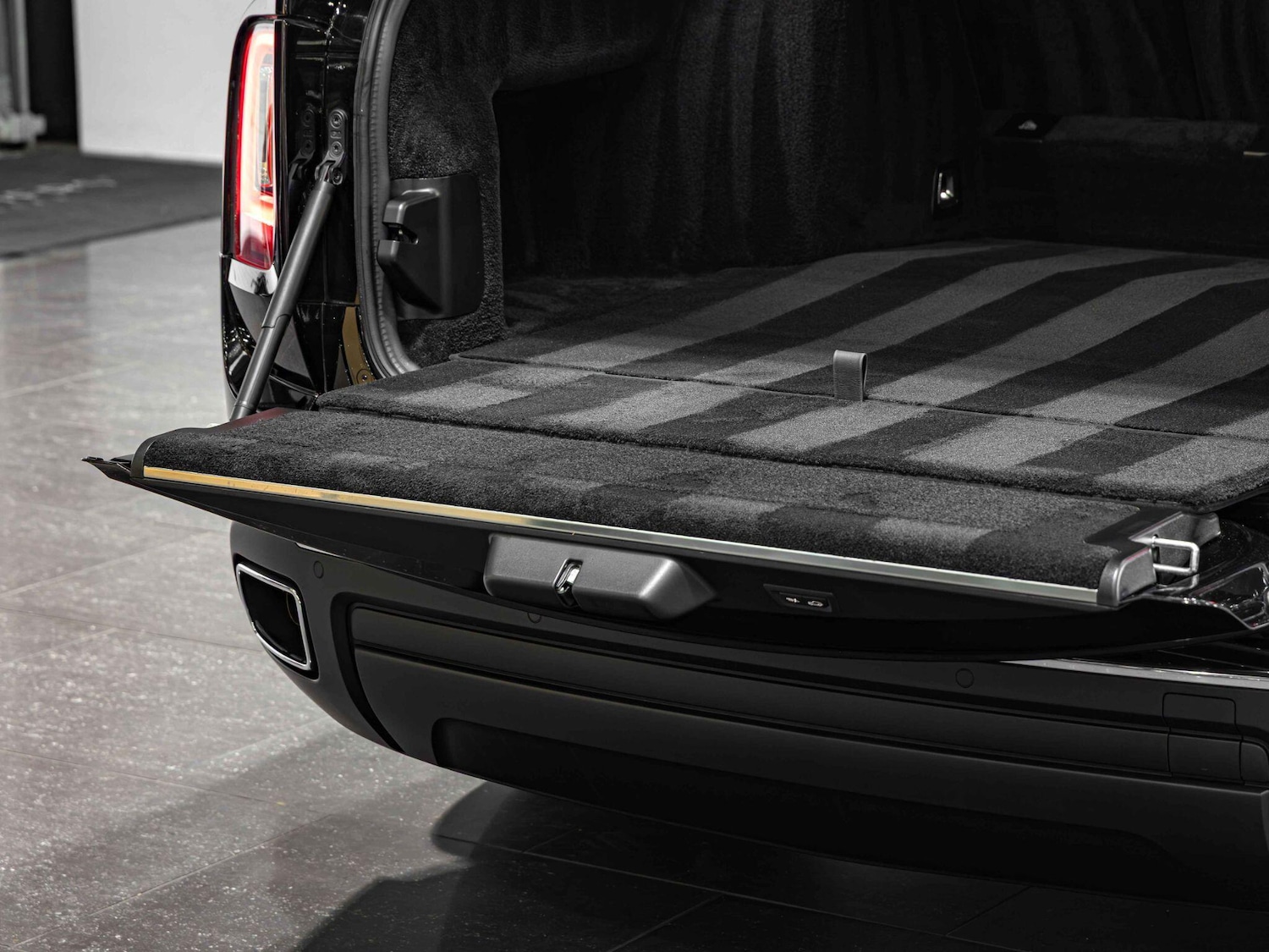 Used Rolls-Royce Cullinan for sale - 76832451: Photo 34