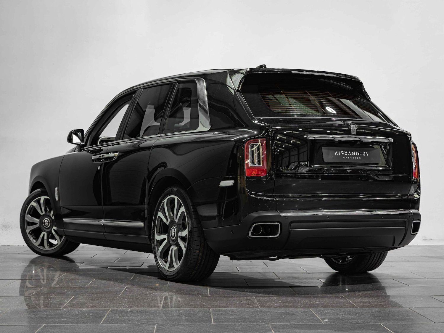 Used Rolls-Royce Cullinan for sale - 76832451: Photo 9