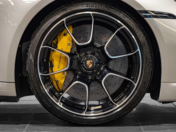 Used Porsche 911 2023 for sale - 76122456: Photo 7