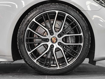 Used Porsche Panamera 2023 for sale - 75658851: Photo