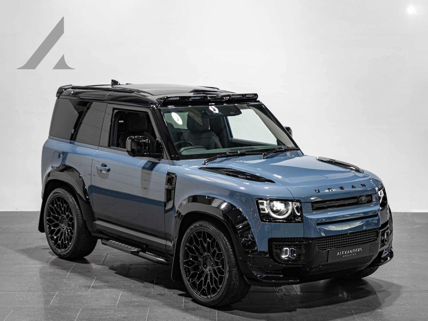 Used Land Rover Defender 2025 for sale - 76484626: Photo 1