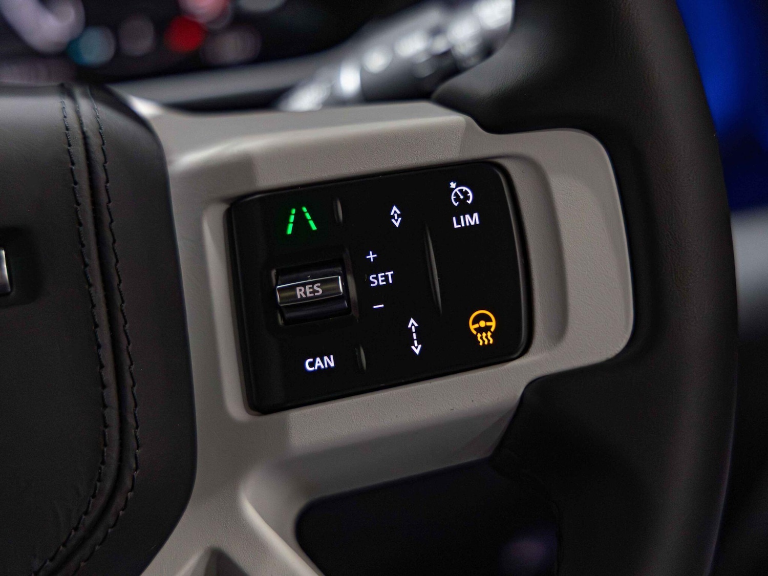 Used Land Rover Defender 2025 for sale - 76484626: Photo 11