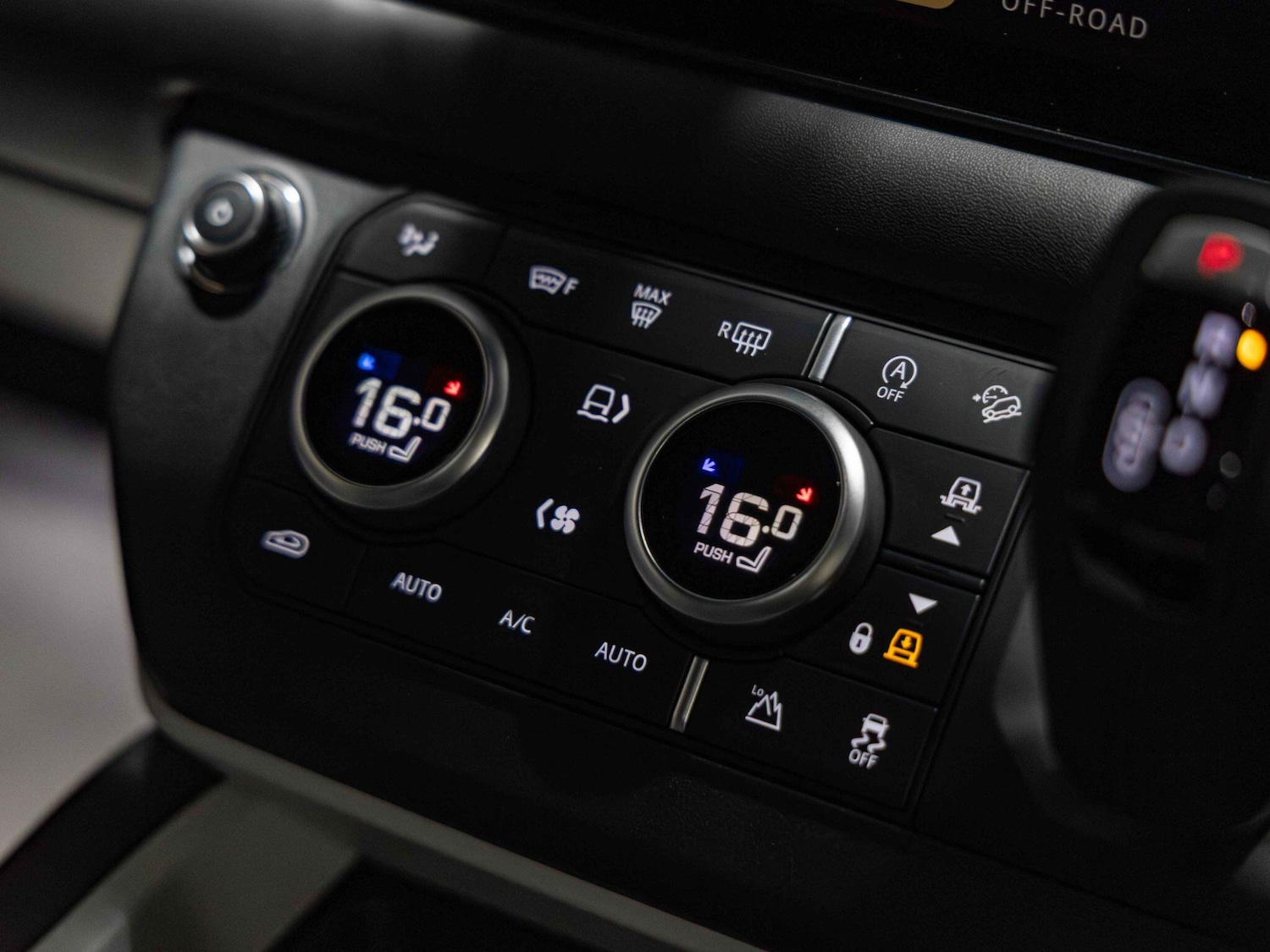 Used Land Rover Defender 2025 for sale - 76484626: Photo 14