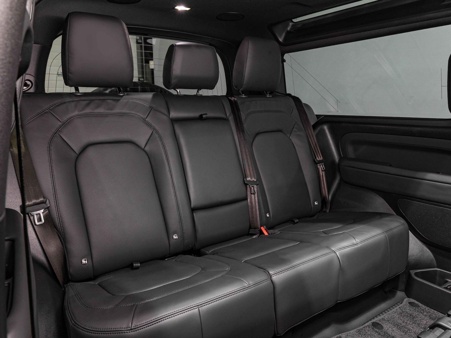 Used Land Rover Defender 2025 for sale - 76484626: Photo 16