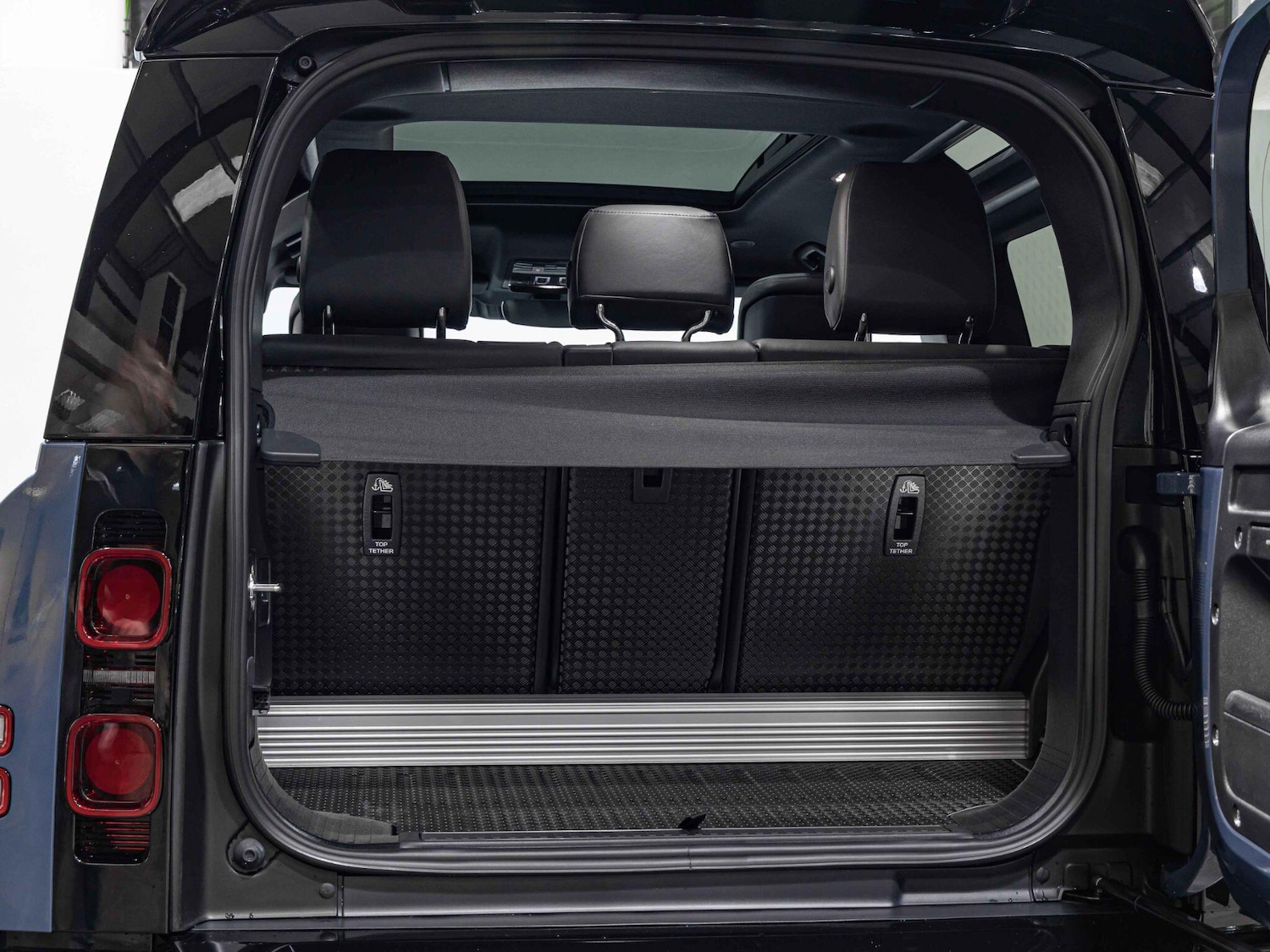 Used Land Rover Defender 2025 for sale - 76484626: Photo 29