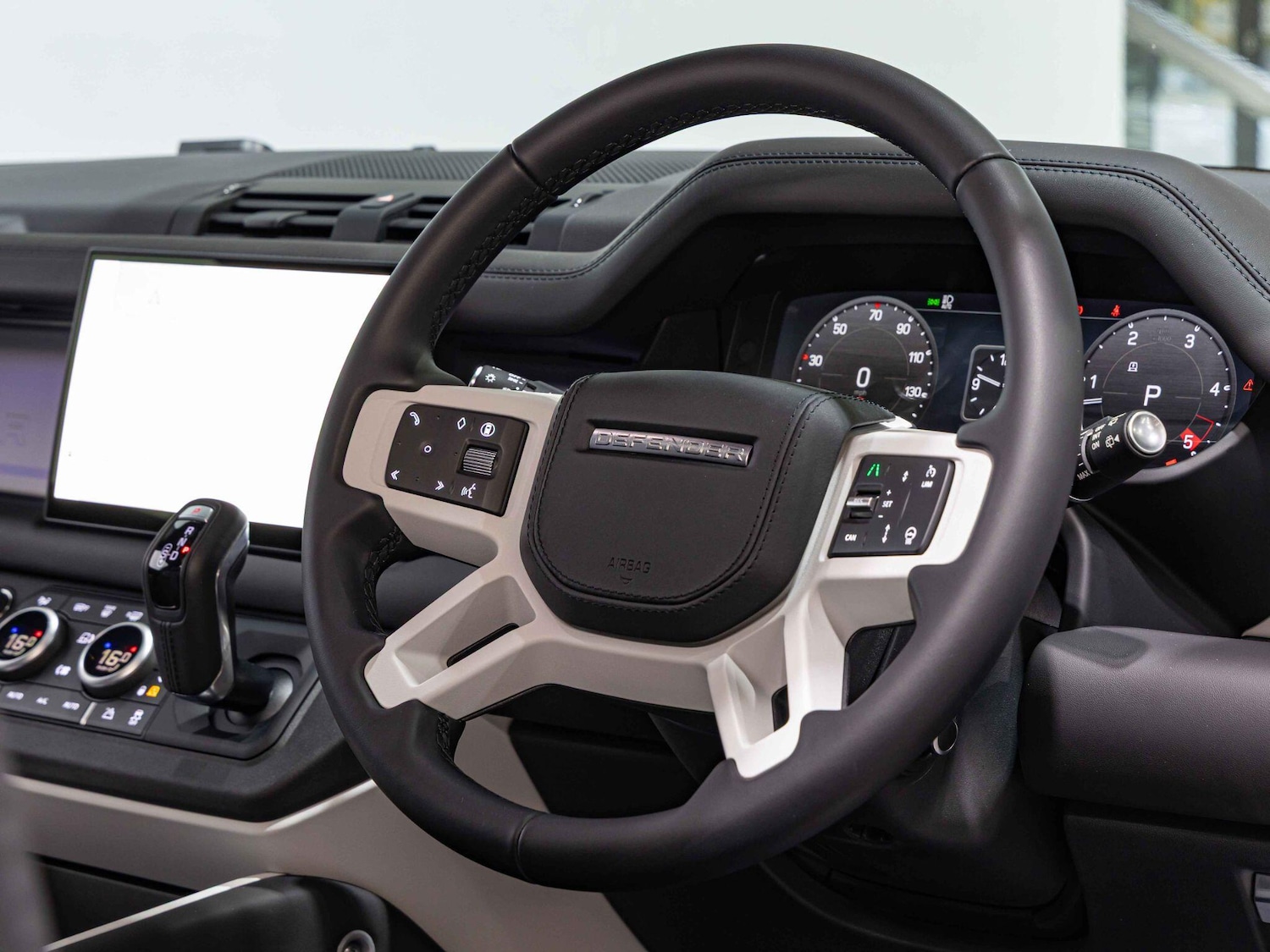 Used Land Rover Defender 2025 for sale - 76484626: Photo 9