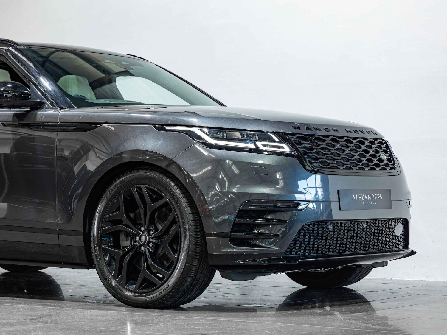 Used Land Rover Range Rover Velar 2023 for sale - 77081349: Photo 11