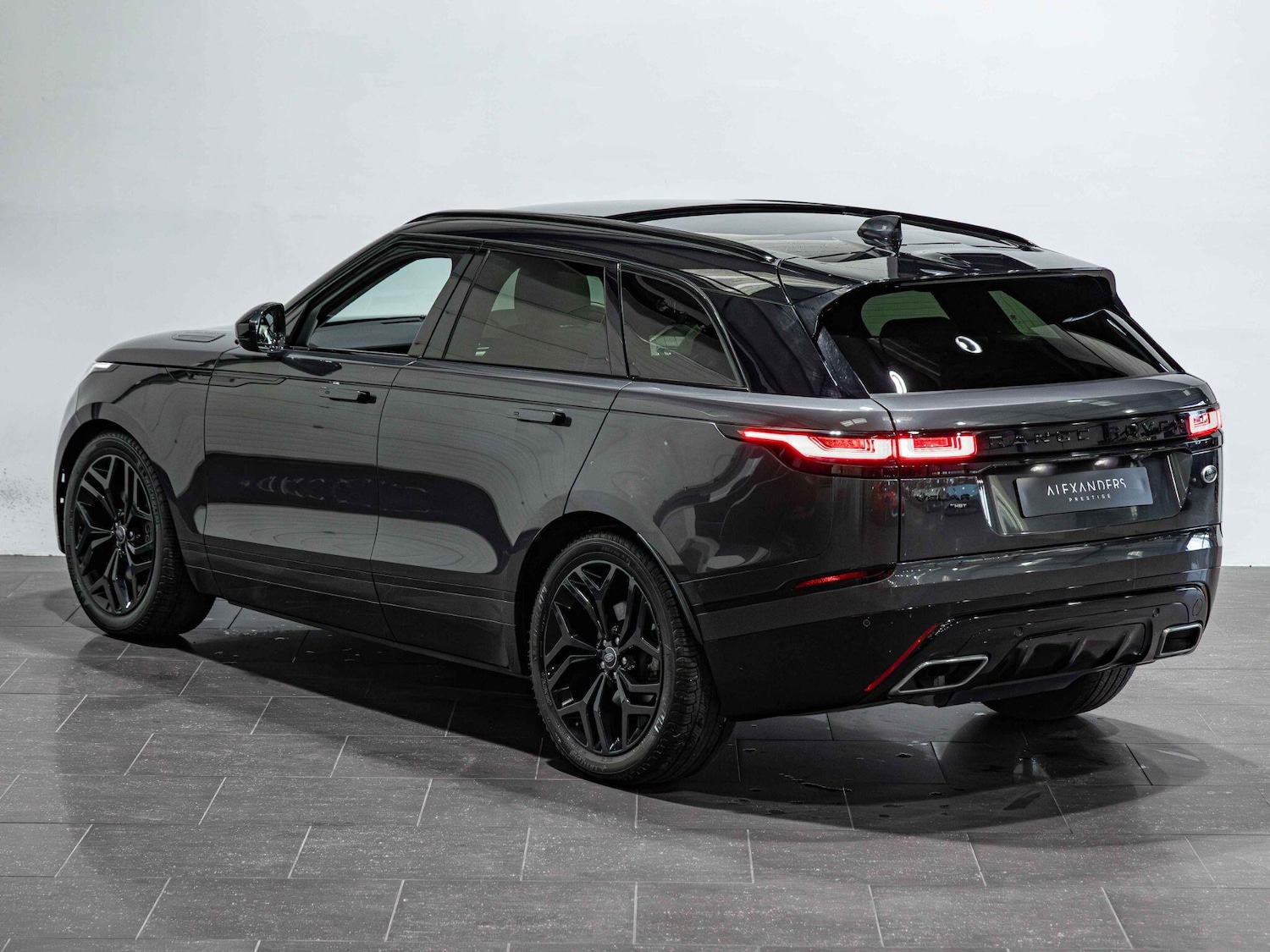 Used Land Rover Range Rover Velar 2023 for sale - 77081349: Photo 5