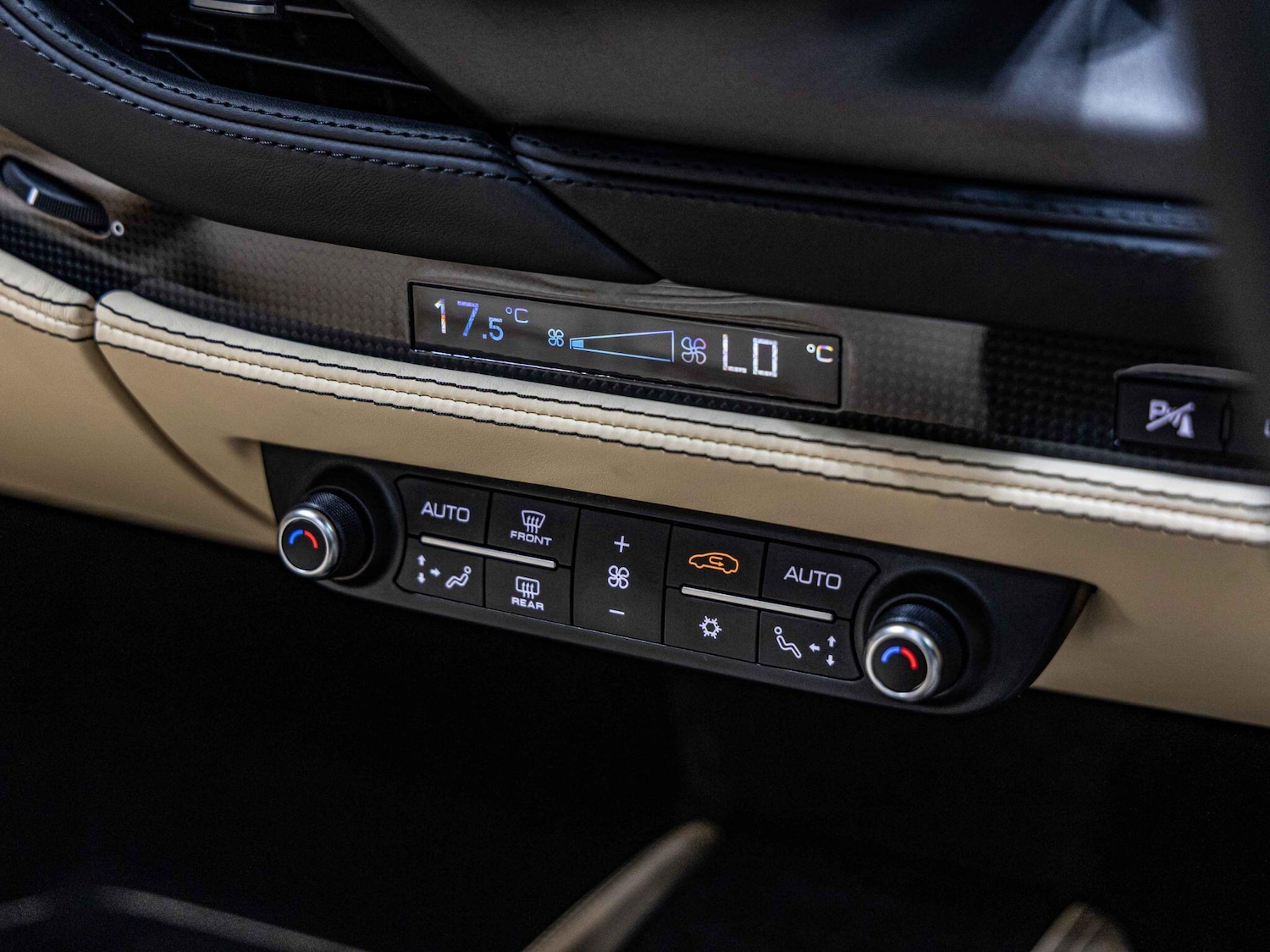 Used Ferrari F8 Spider 2023 for sale - 76990704: Photo 13