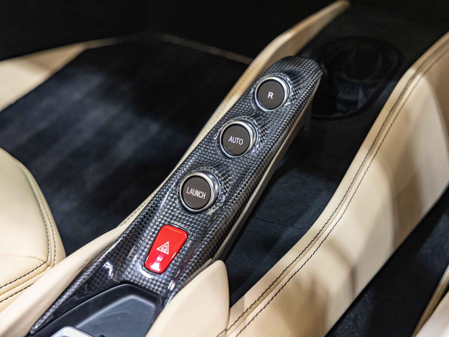 Used Ferrari F8 Spider 2023 for sale - 76990704: Photo 14