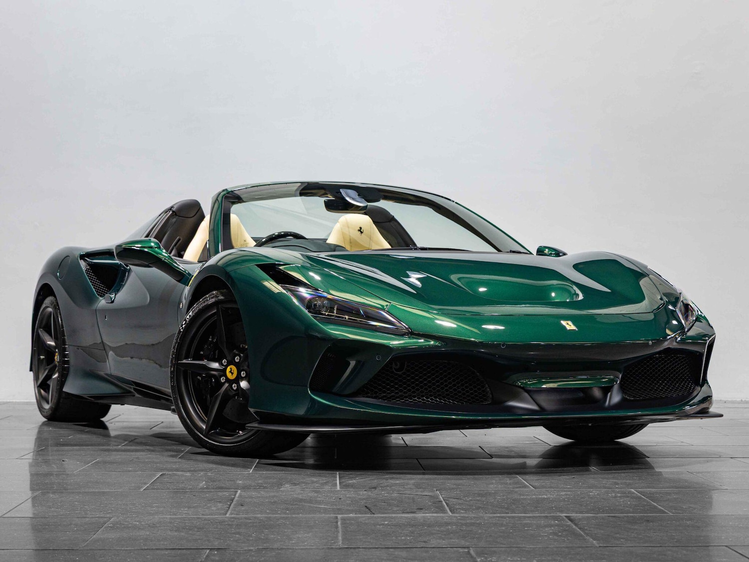 Used Ferrari F8 Spider 2023 for sale - 76990704: Photo 18