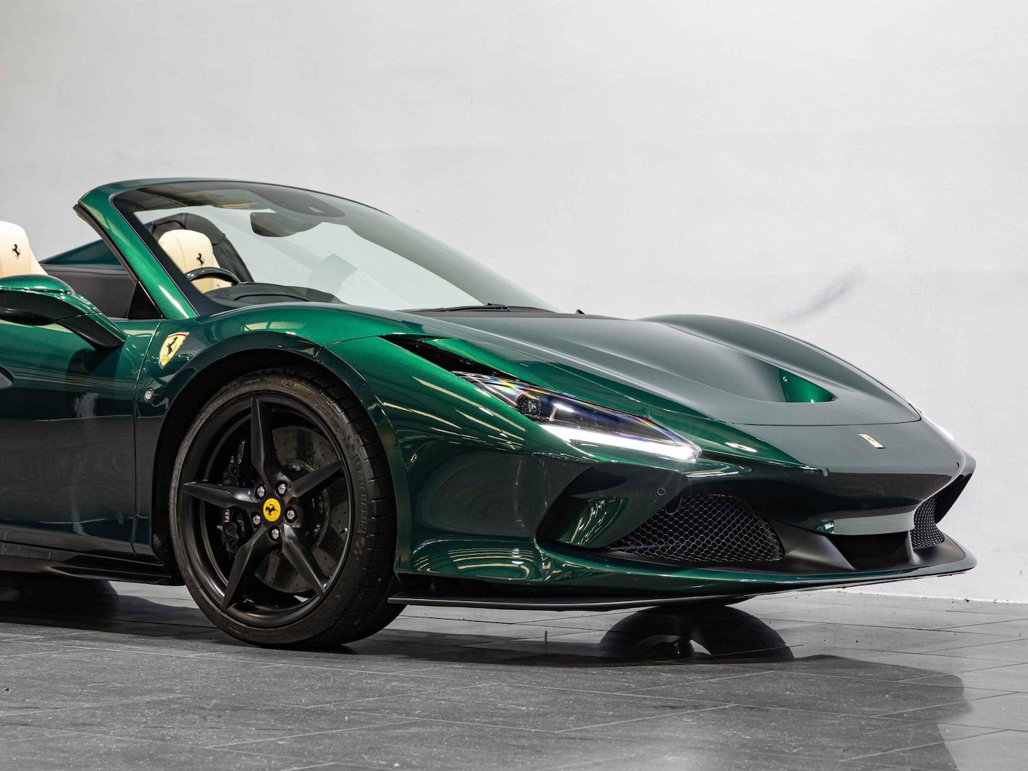 Used Ferrari F8 Spider 2023 for sale - 76990704: Photo 20