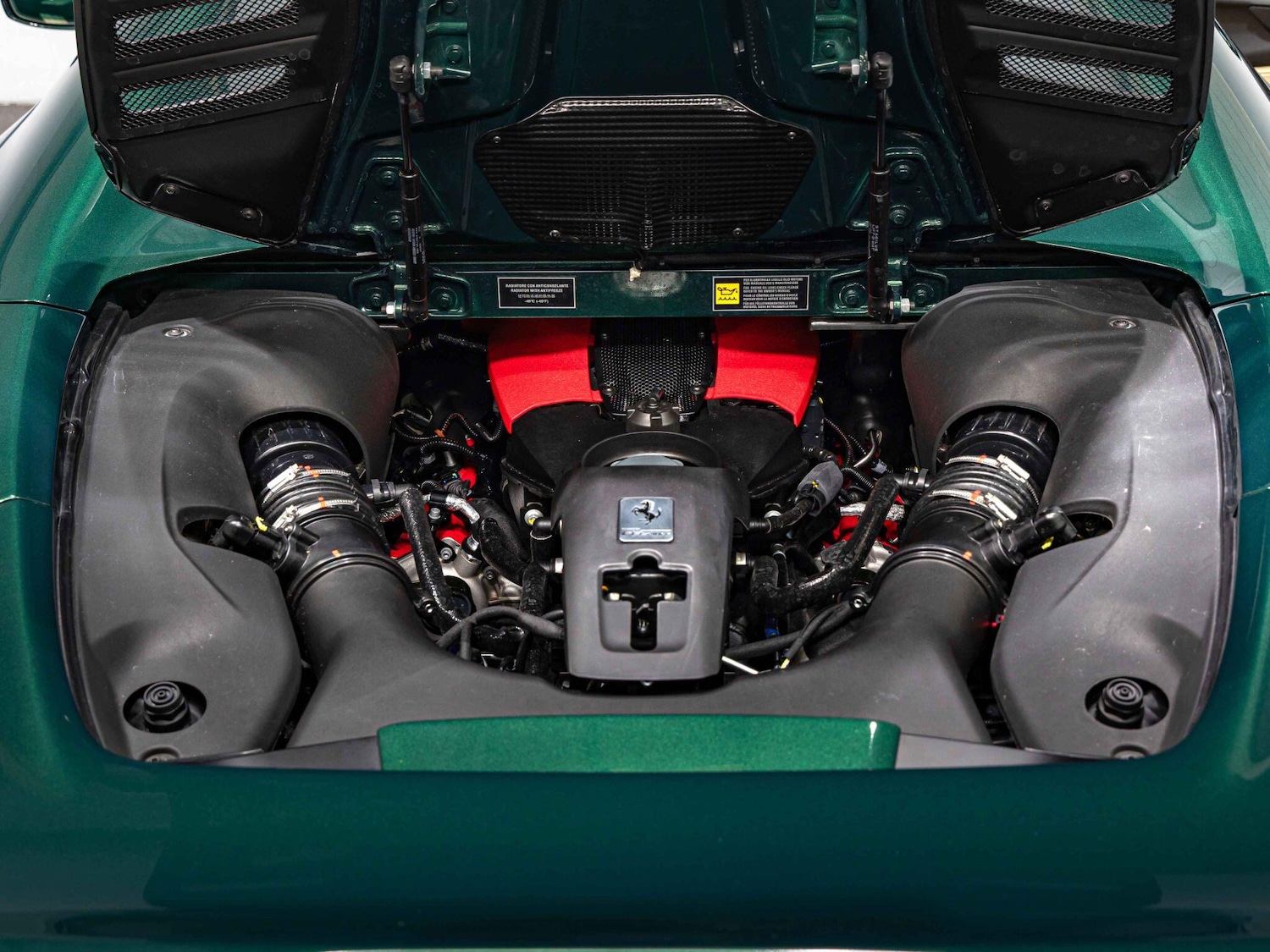 Used Ferrari F8 Spider 2023 for sale - 76990704: Photo 29